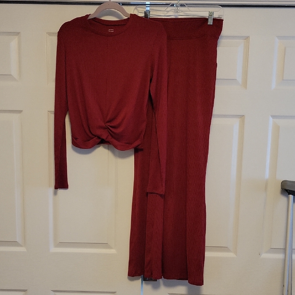 Gilly Hicks Burgundy Knit Top And Pants Set